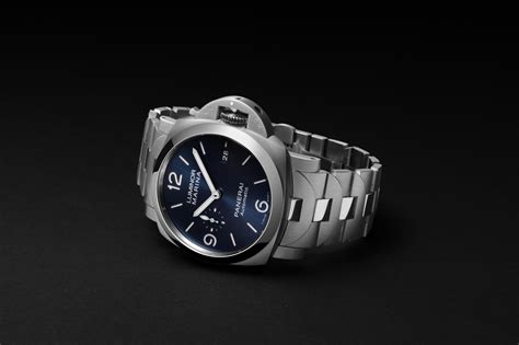 Panerai unveils re